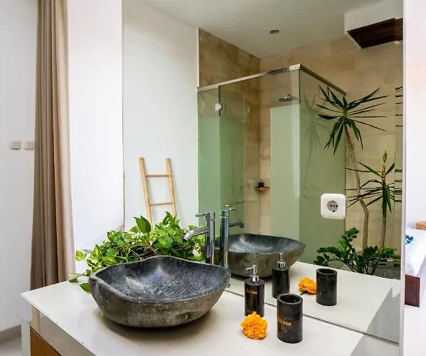 2 Bedroom Dewi Sri Private Pool Seminyak 2km To Double 6 *